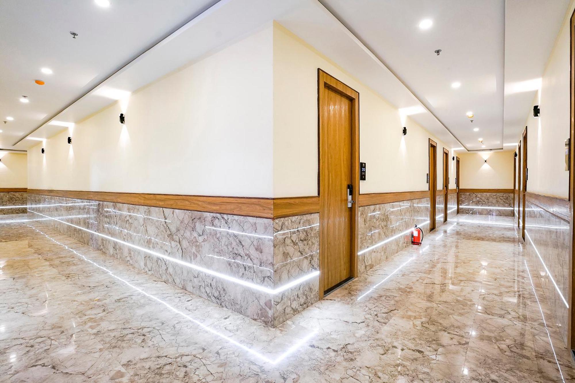 Fabhotel 7 Square - Nr Bkc Mumbai Exterior photo